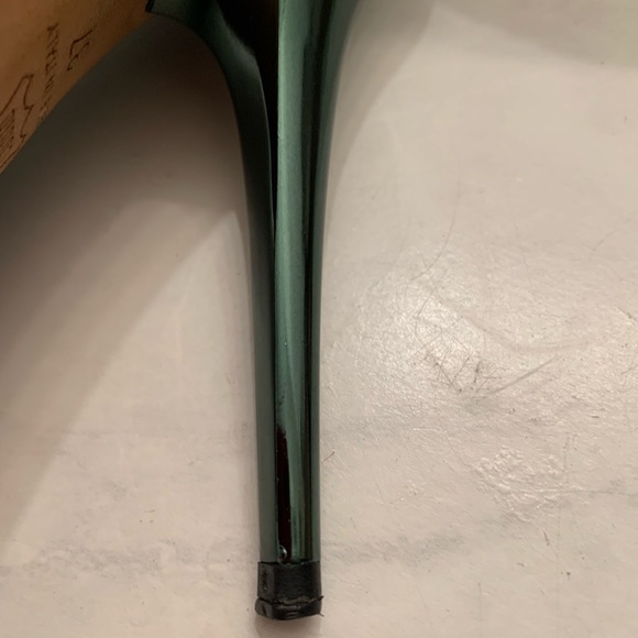 Jimmy Choo used and in great condition, sanitized - Picture 5 of 16